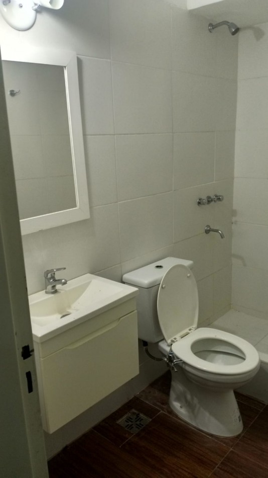 ALQUILA 1 DORMITORIO